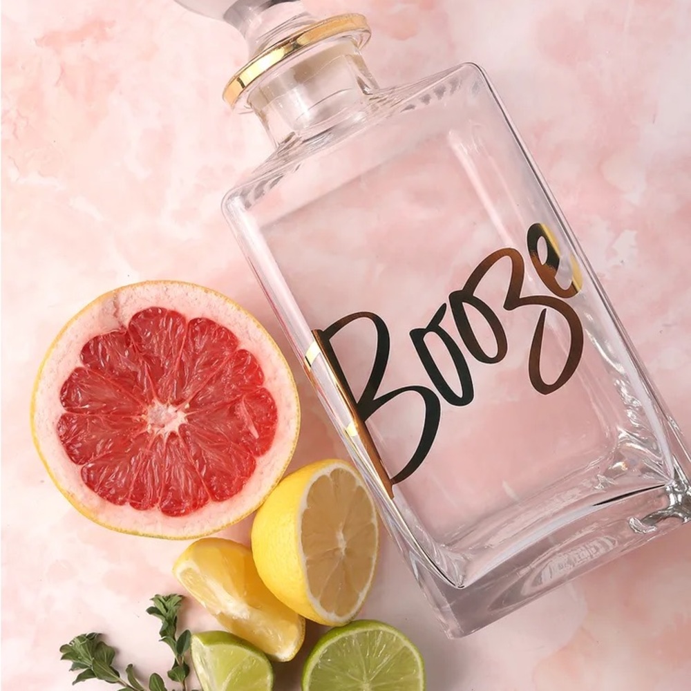 NWT Rosanna Chez Elle Clear and Gold “Booze” Decanter